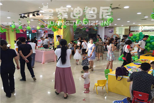 玩具伙计与客户相同技巧
