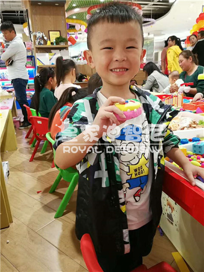 玩具加盟-开店履历-皇家0033990威尼斯儿童玩具店加盟官网