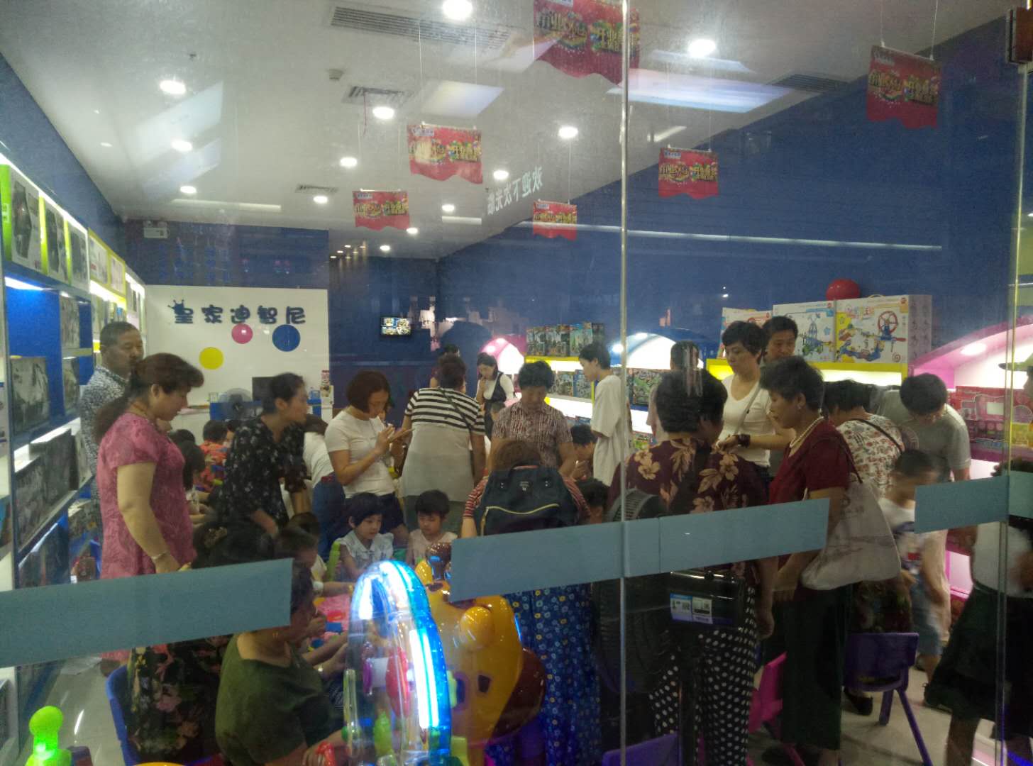  加盟玩具店赢得主顾的青睐