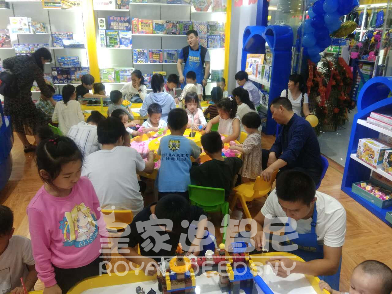 儿童玩具店翻开市场的谋划理念
