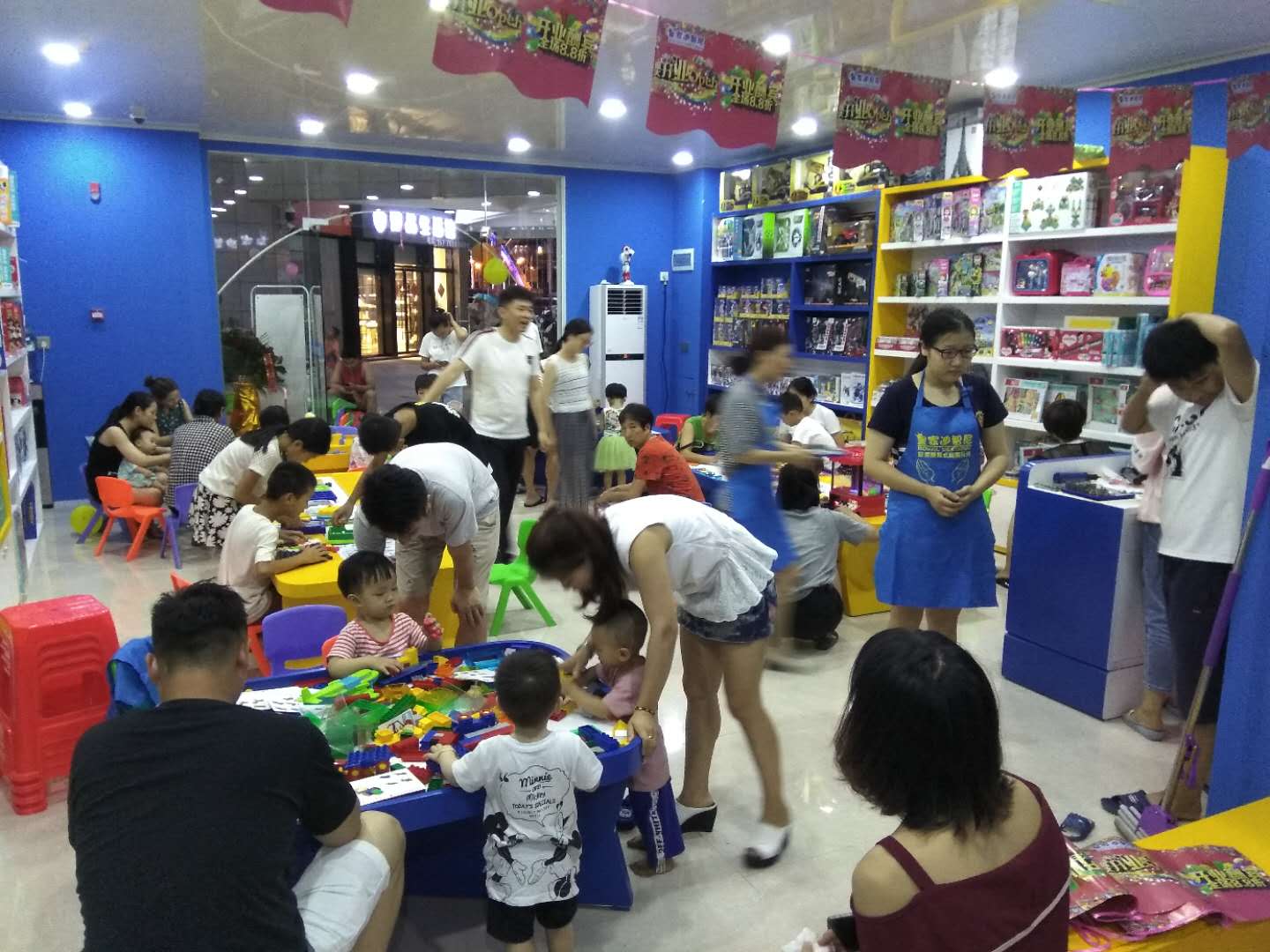 玩具加盟店服务主顾有哪些技巧