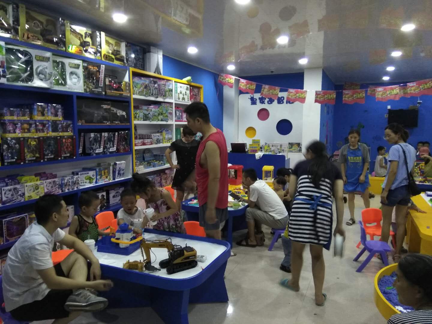 怎样寻找合适开玩具店的门面