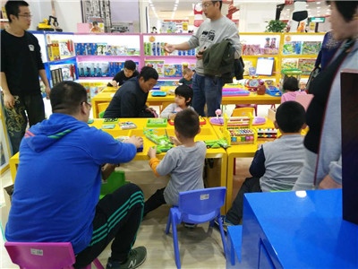 幼儿玩具店项目加盟投资注重事项