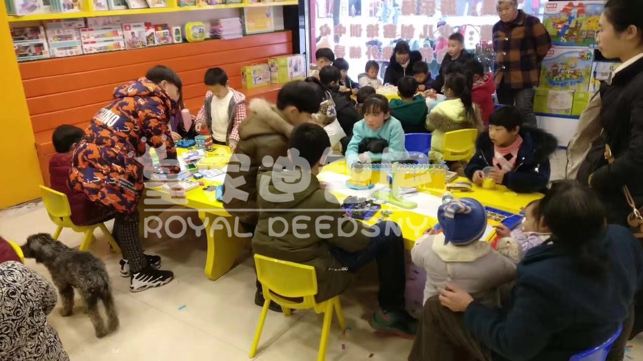 要想玩具店加盟谋划乐成，，，，，首先做好店肆周全的剖析