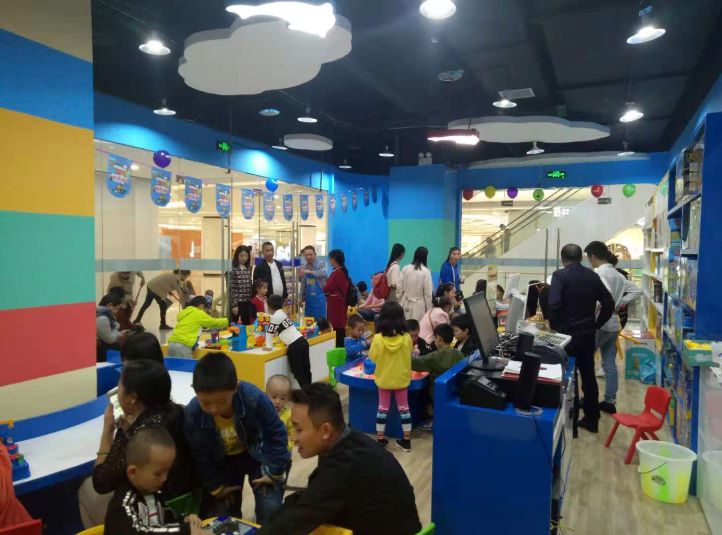  加盟皇家0033990威尼斯玩具店独揽财产，，全程无忧！