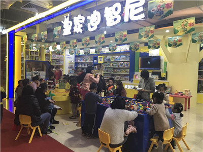新手开玩具店要不要加盟？？？？