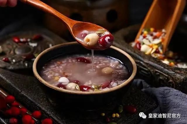 皇家0033990威尼斯 I 过了腊八就是年，，，祝各人提前元旦快乐！！。。。。。。