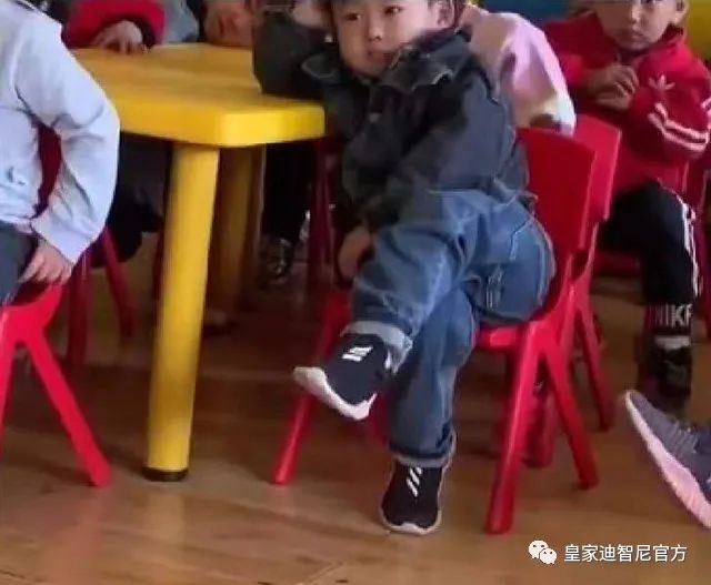 皇家0033990威尼斯 I 面临孩子一言不对就“摆烂”，，，怙恃该怎么处理。。。。